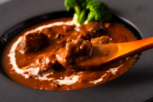 【焼肉名匠 山牛】<br>匠の山形牛カレー(辛口・中辛)<br>匠の山形牛ビーフシチュー<br>ギフトセット