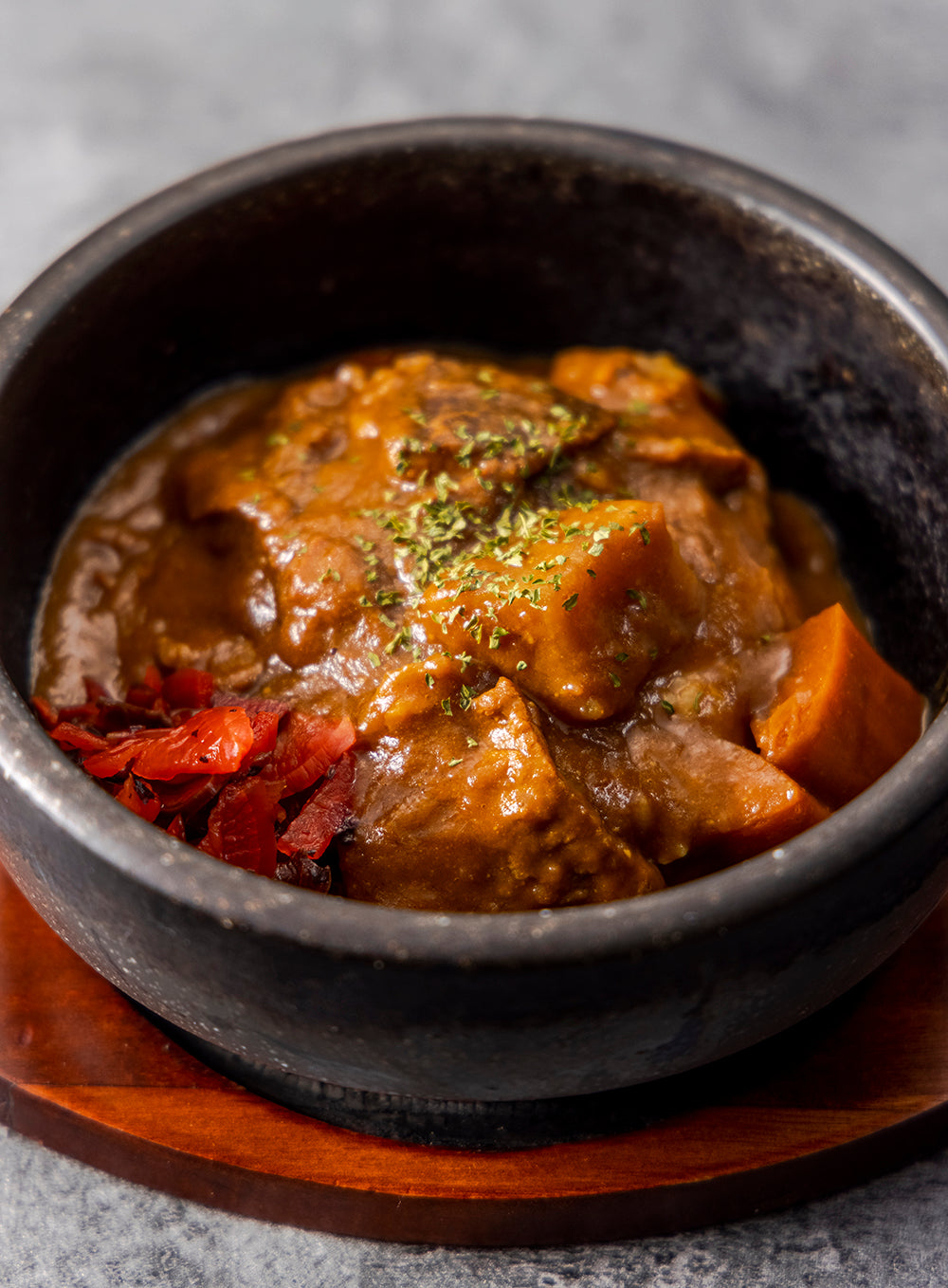 【焼肉名匠 山牛】<br>山形牛カレー<br>４食入り (中辛2食、辛口2食入り)