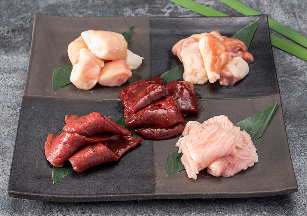 【焼肉名匠 山牛】国産牛ホルモン･レバー詰合せ